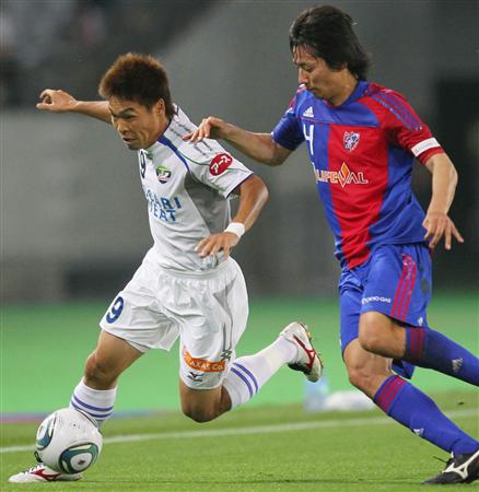 J2の首位を争うFC東京と徳島の直接対決=6月、味スタ