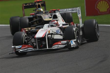 8月28日のベルギーGP決勝で、小林可夢偉の後ろを走るセナ