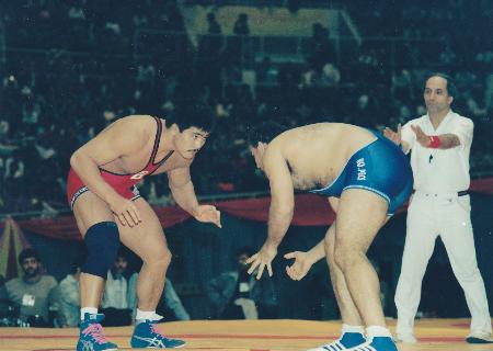 闘魂クラブ時代の中西学(左)