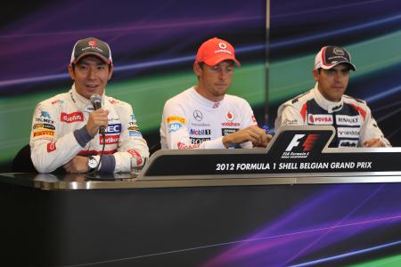 ベルギーGP予選2番手となり、記者会見でインタビューに答える小林可夢偉 Sauber
