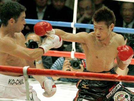 WBC、WBOの王者対決となった2005年4月の長谷川―モンティエル
