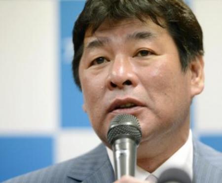 総監督就任会見で抱負を語る赤井英和さん