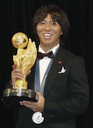 Jリーグで最優秀選手に選ばれた広島の佐藤寿人