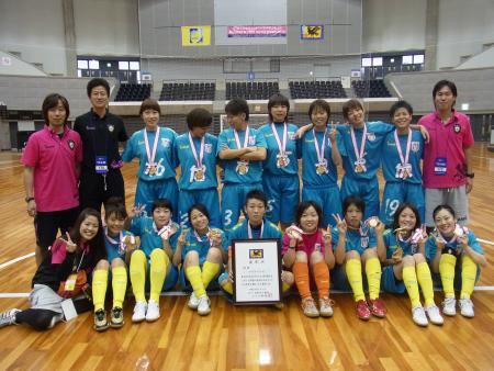 2011年の女子全日本選手権を制した「アルコイリス」の面々。チームは女王返り咲きを目指して燃えている(井野選手提供)