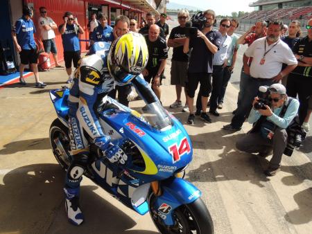 テストに参加したスズキ、ライダーは青木宣篤