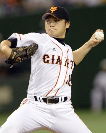 力投する「ドクターK」杉内俊哉投手(9勝目を挙げた2013年8月17日の対中日戦から、共同)
