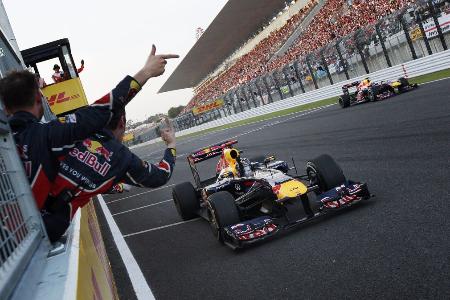 2011年の日本GPで3位に入り総合2連覇を果たしたフェテル Red Bull