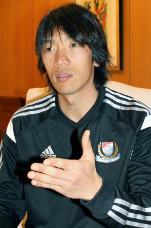 インタビューに答える横浜Mの中村俊輔