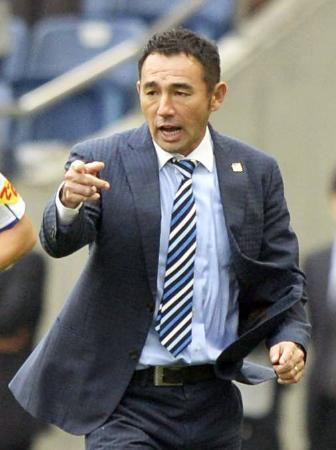 サッカーのヤマザキナビスコ・カップで優勝したG大阪の長谷川健太監督