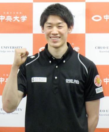 イタリア1部リーグのラティーナでプレーすることを発表したバレーボール男子日本代表の石川祐希=8日午後、東京都八王子市
