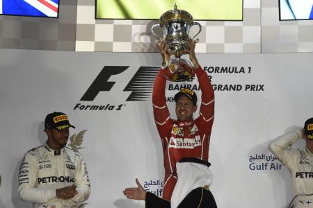 第3戦バーレーンGPで今季2勝目を挙げ、喜ぶフェテル=Ferrari