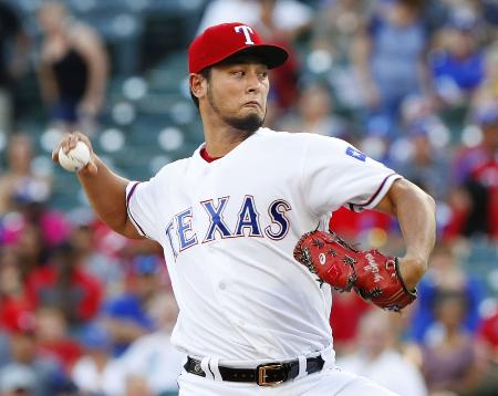 ドジャースへの移籍が決まったレンジャーズのダルビッシュ(共同)