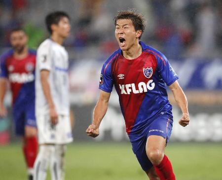 FC東京―G大阪 前半、同点ゴールを決め、雄たけびを上げるFC東京・永井=味スタ