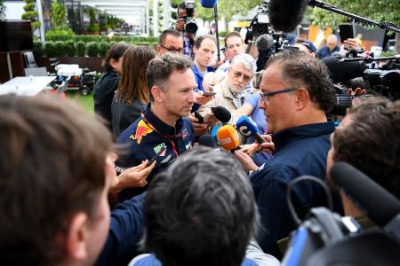 F1開幕戦オーストラリアGPの中止を受けてインタビューに応じるレッドブル・ホンダのクリスチャン・ホーナー代表(C)Red Bull CONTENT POOL