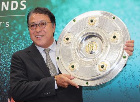 「ブンデスリーガ・レジェンド」に選出された奥寺康彦氏=2017年11月、東京都内のホテル