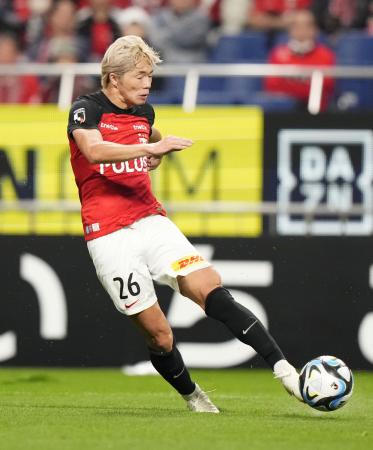 浦和―柏　後半、チーム２点目のゴールを決める浦和・荻原＝埼玉スタジアム 