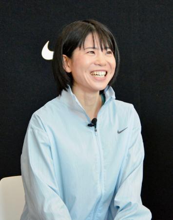 ナイキのイベントで話す女子マラソンの鈴木亜由子＝２３日、東京都内 