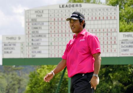 第２ラウンド、笑顔でホールアウトする松山英樹＝オーガスタ・ナショナルＧＣ（共同） 