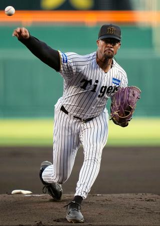 初完封で３勝目を挙げた阪神・デュプランティエ＝甲子園 