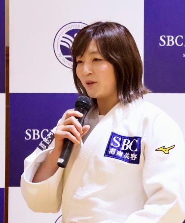 特別講義で話す柔道女子の角田夏実=14日、千葉県浦安市