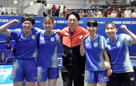 卓球女子団体で優勝した日本=エッセン(共同)