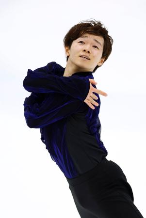 男子フリー 演技する鍵山優真=名古屋市