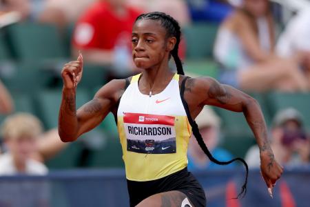 女子100メートル予選で力走するシャカリ・リチャードソン=ユージン(ゲッティ=共同)