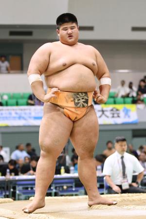 相撲個人準々決勝で敗れた埼玉栄・田宮愛喜=ヤマタスポーツパーク鳥取県民体育館