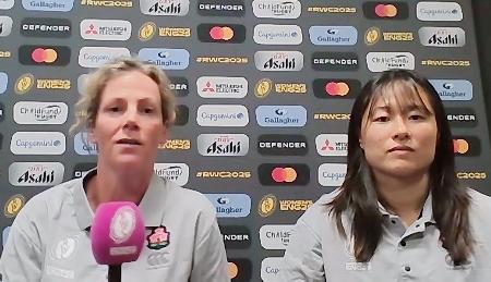 オンラインで記者会見するラグビー女子日本代表の長田(右)とマッケンジーHC=29日