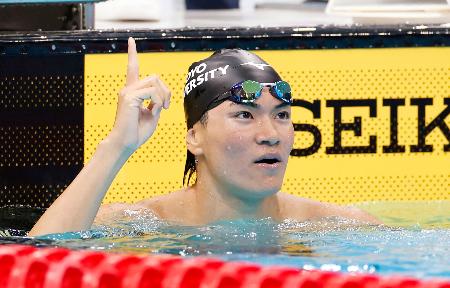 男子400メートル個人メドレー決勝 4分7秒21の大会新で優勝した松下知之=東京アクアティクスセンター