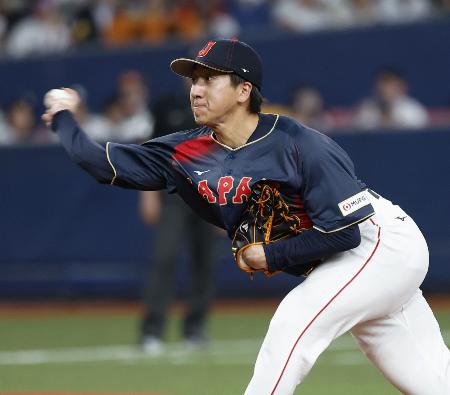 阪神との強化試合に登板した大勢＝３日、京セラドーム 