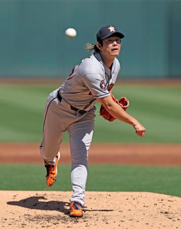 アスレチックス戦に先発し、５回２／３を投げ３安打無失点でメジャー初勝利を挙げたアストロズ・今井＝サクラメント（共同） 