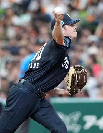 巨人戦に先発し、７回途中無失点で２勝目を挙げた西武のワイナンス＝ベルーナドーム 