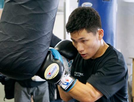 ＷＢＯミニマム級暫定王座決定戦に向け調整する松本流星＝１８日、東京都内 