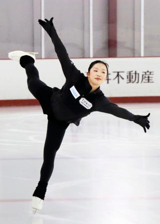 練習を公開したフィギュアスケート女子の中井亜美＝千葉県船橋市 