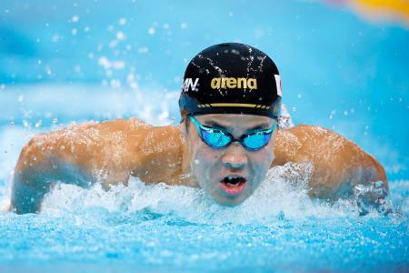 男子４００メートル個人メドレー決勝　小島夢貴のバタフライ＝東京アクアティクスセンター 