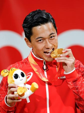 男子シングルスで金メダルを獲得した小田凱人＝名古屋市東山公園ＴＣ 