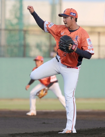 新潟-栃木 7回無失点と好投した先発長谷川=16日、みどりと森