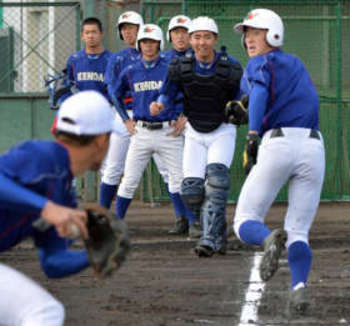 健大高崎 今度は勝つ 福井工大福井と再試合