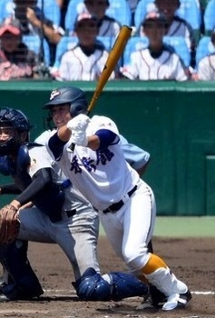 秀岳館、横浜撃破 鍛治舎監督有終Vへ好発進