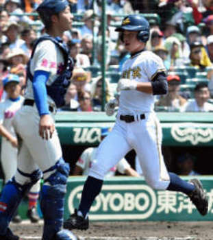 前橋育英、力出し切った 初回の4失点重く…