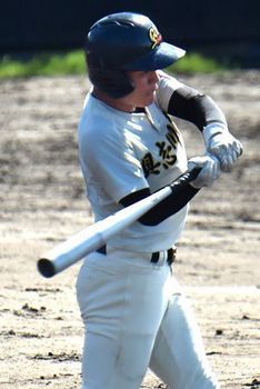 具志川商、浦添商振り切る 秋季沖縄県大会