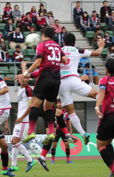 J2金沢、逆転勝ち 最下位脱出、岡山に2-1