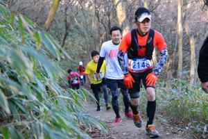 陸上 筑波山道で健脚競う トレイルラン