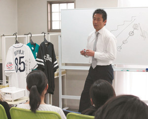 挑戦する心、中高生に訴え 元プロ野球・宮地さん講演