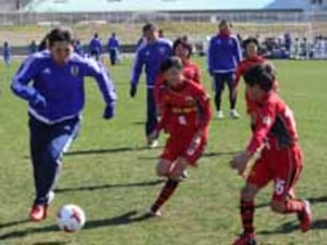 元代表選手とミニゲームも 奥寺さんらサッカー教室-下関