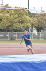 男子走り高跳びの衛藤選手 日本新視野に世界陸上へ