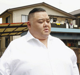 大相撲 稀勢の里休場 師匠、けがの悪化を否定