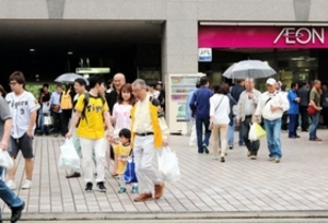 イオン甲子園店が一部営業継続 野球ファンは安堵も…